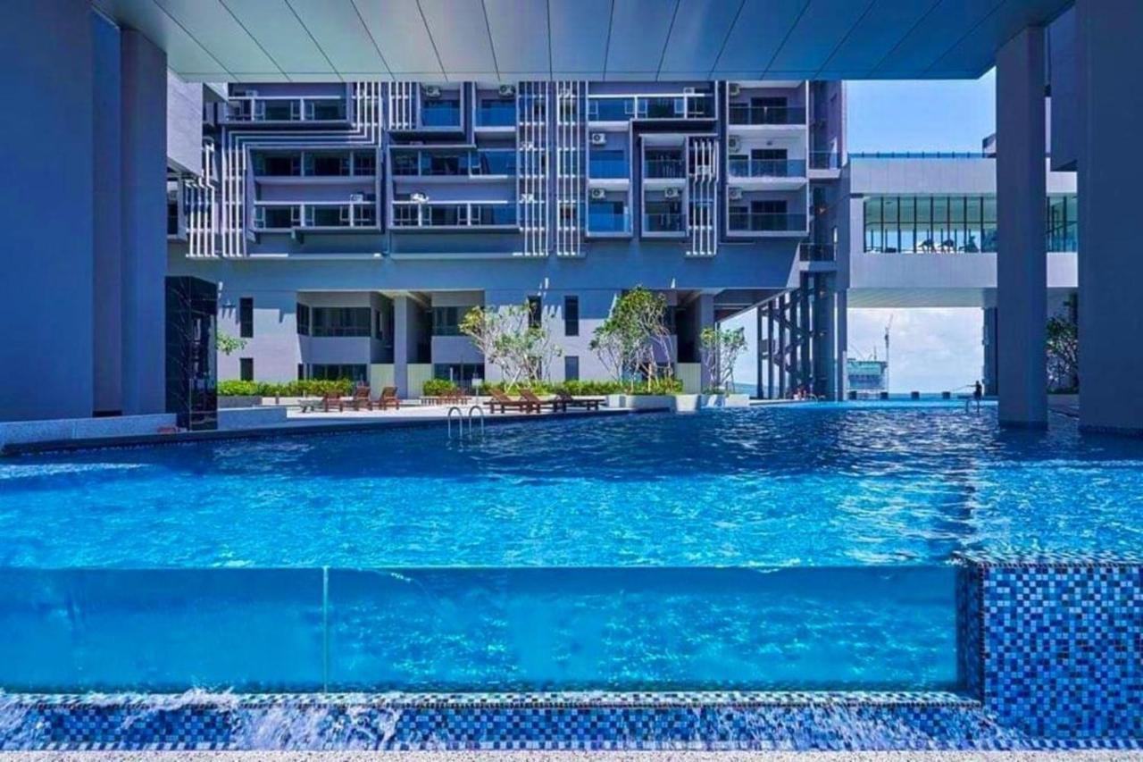 Imperio,res - Raya -- Relax -- Pool View Apartment Malacca