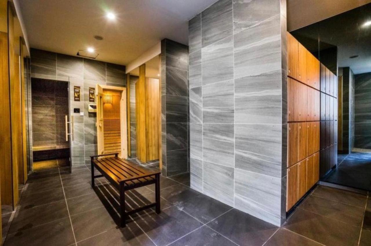 Apartemen Imperio,res - Raya -- Relax -- Pool View *